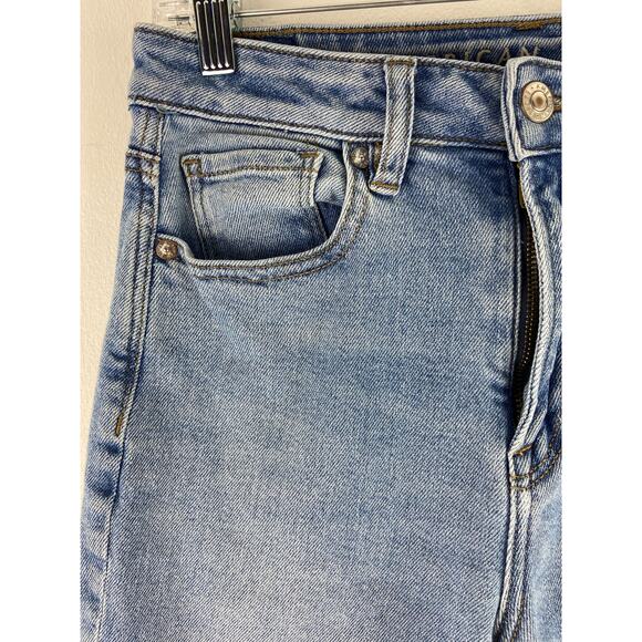 American Eagle stretch light wash denim boyfriend jeans size 24x25 (1127) - Picture 3 of 11